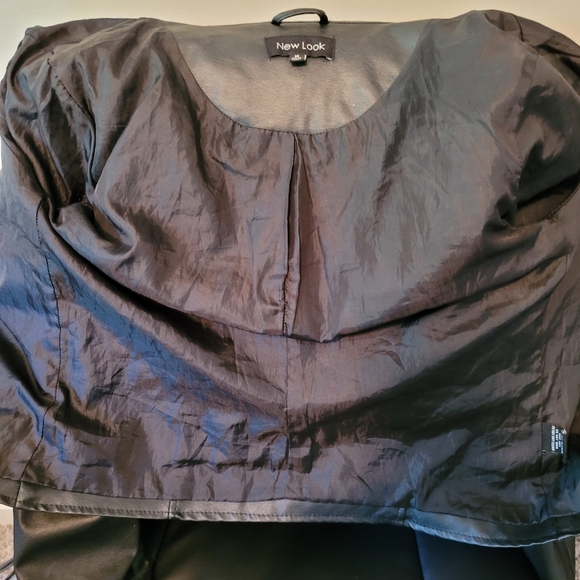 New Look Faux Leather Moto Jacket Black Full Zip Pockets Short Stylish Sz M EU - Picture 10 of 11